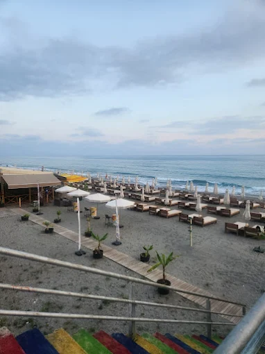 Mahmutlar plajı şezlong ve localar – Lux Beach 63